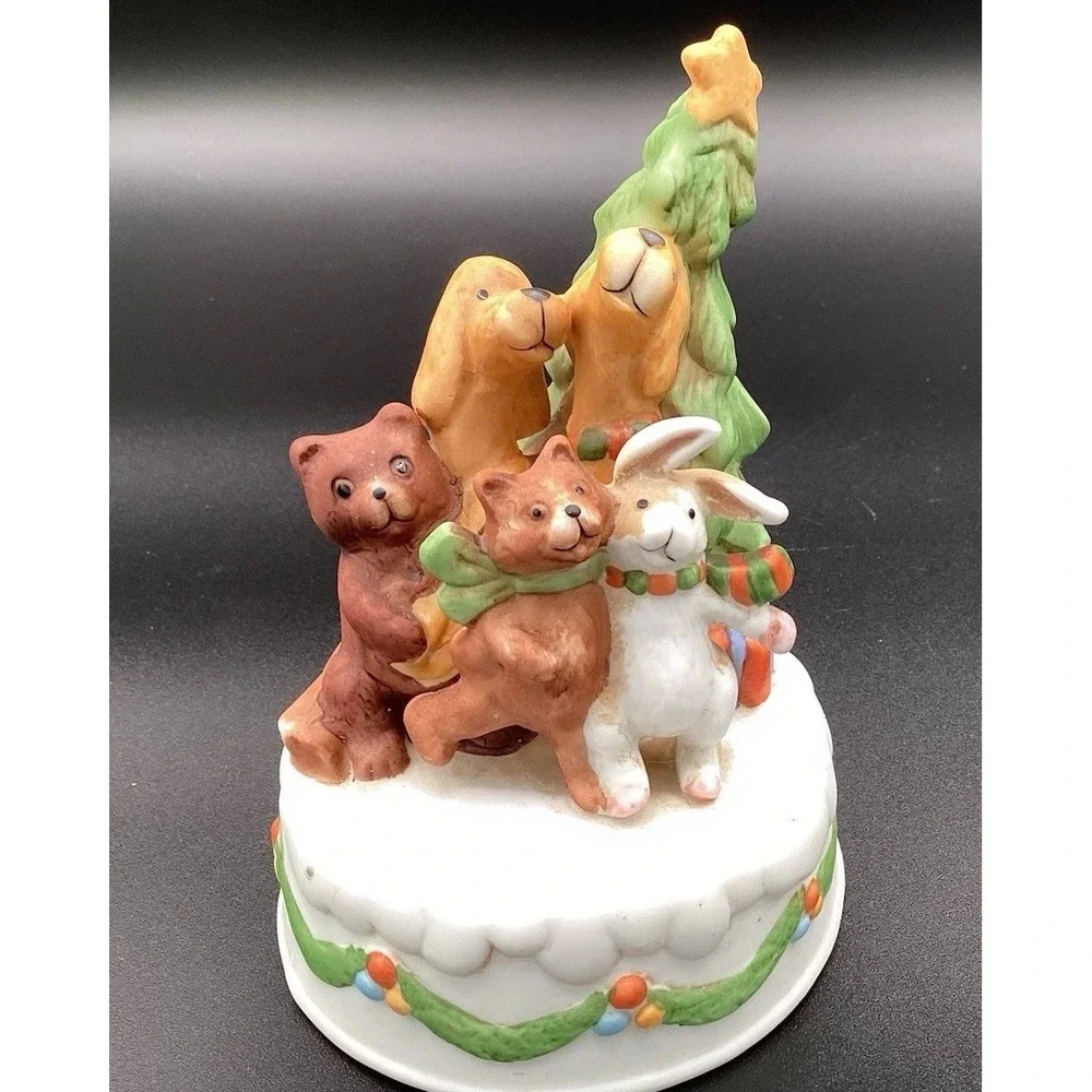 VTG Ceramic Christmas Music Box Woodland Animals & Christmas Tree‎ Works!